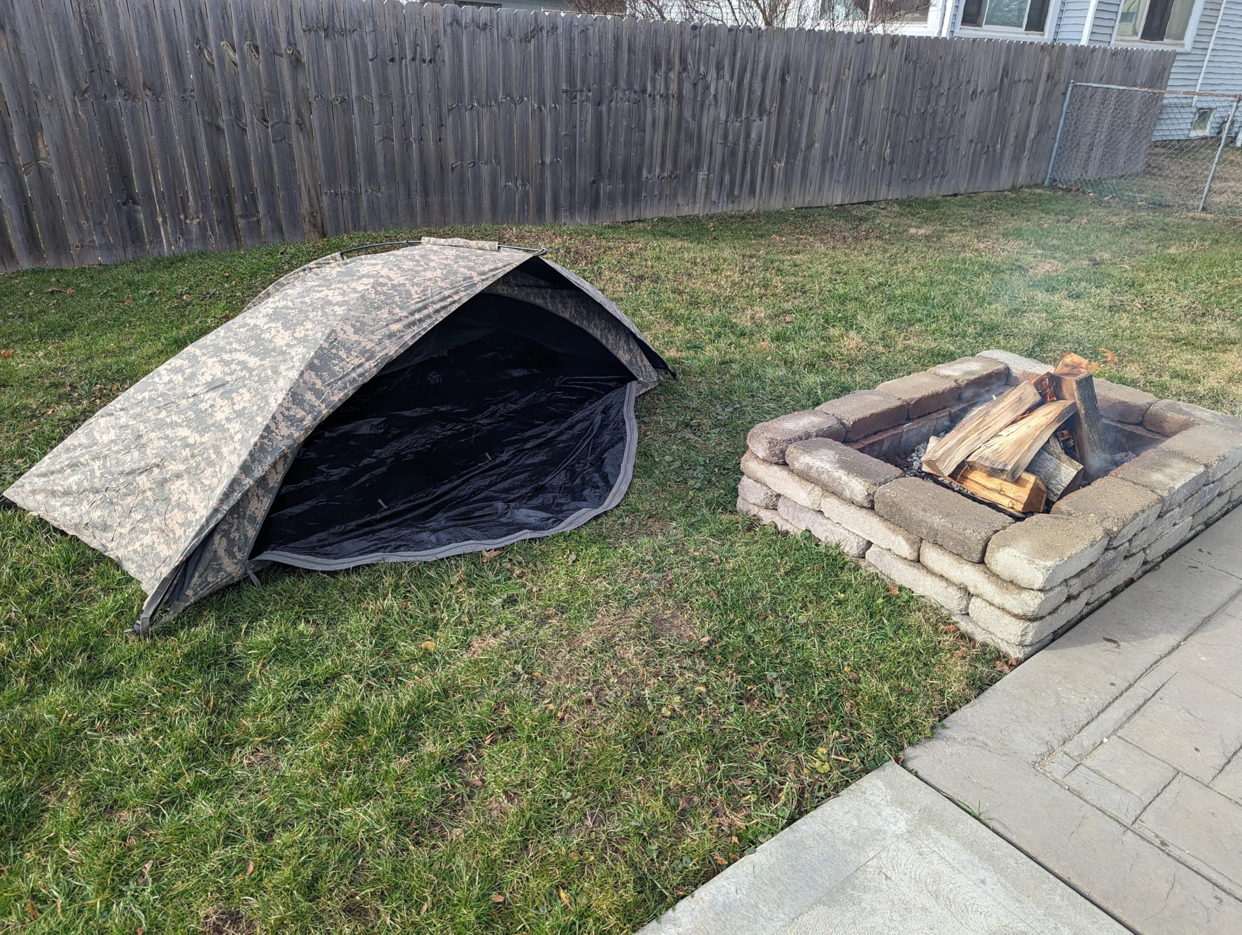 米軍テント　コンバットシェルターIMPROVED COMBAT SHELTER Amazon.com : Genuine USGI Improved Combat Shelter (ICS) 1-Person